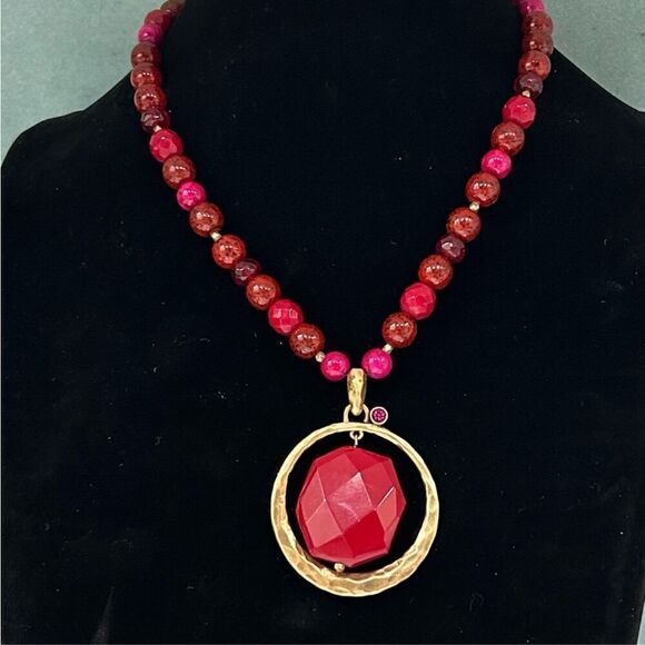 Chico's Cranberry Pendant Beaded Necklace 16” Red Adjustable Multifaceted Signed - Picture 1 of 7